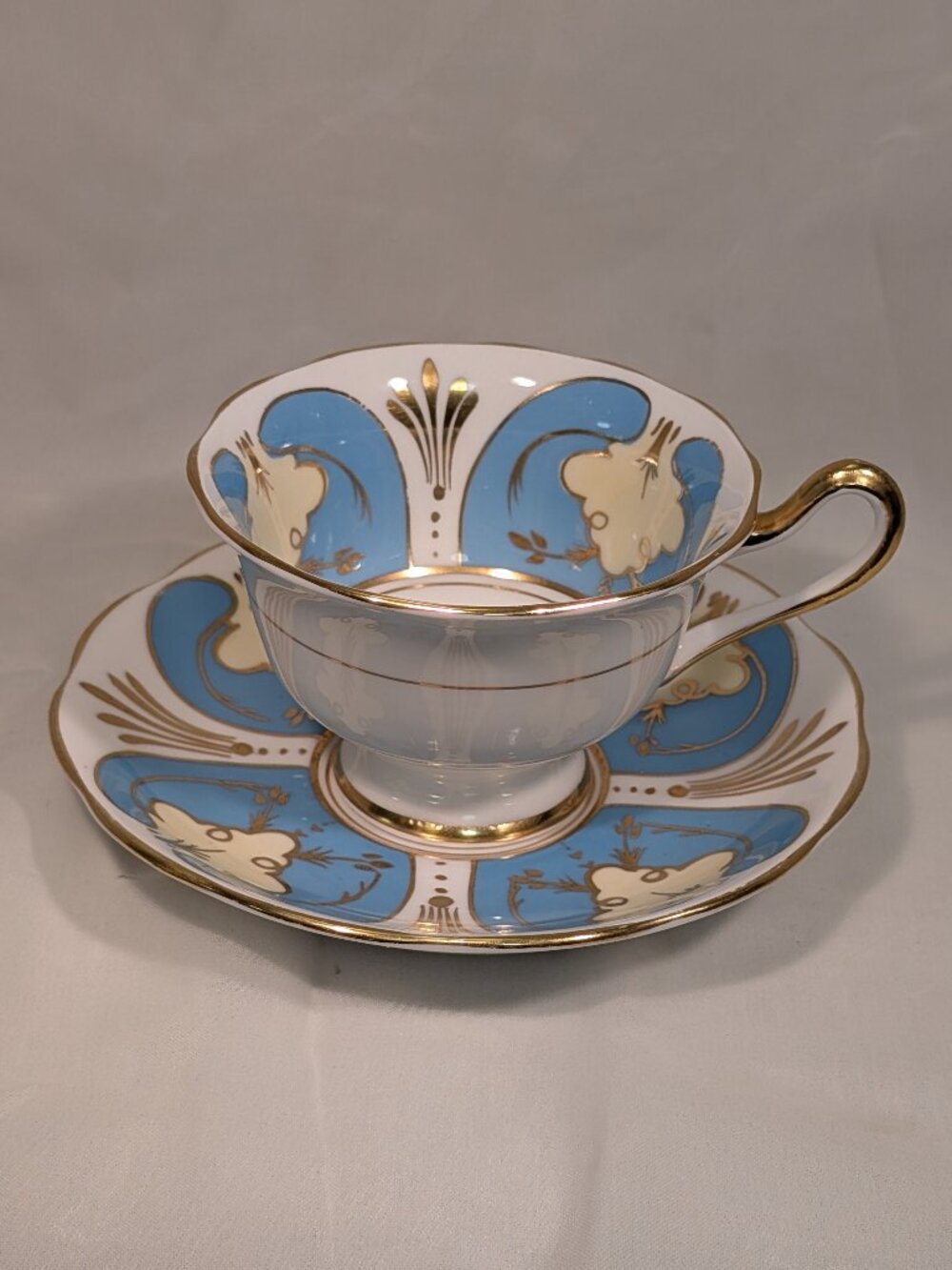 Vintage Royal Albert Blue White Teacup Saucer Gold Gilded England